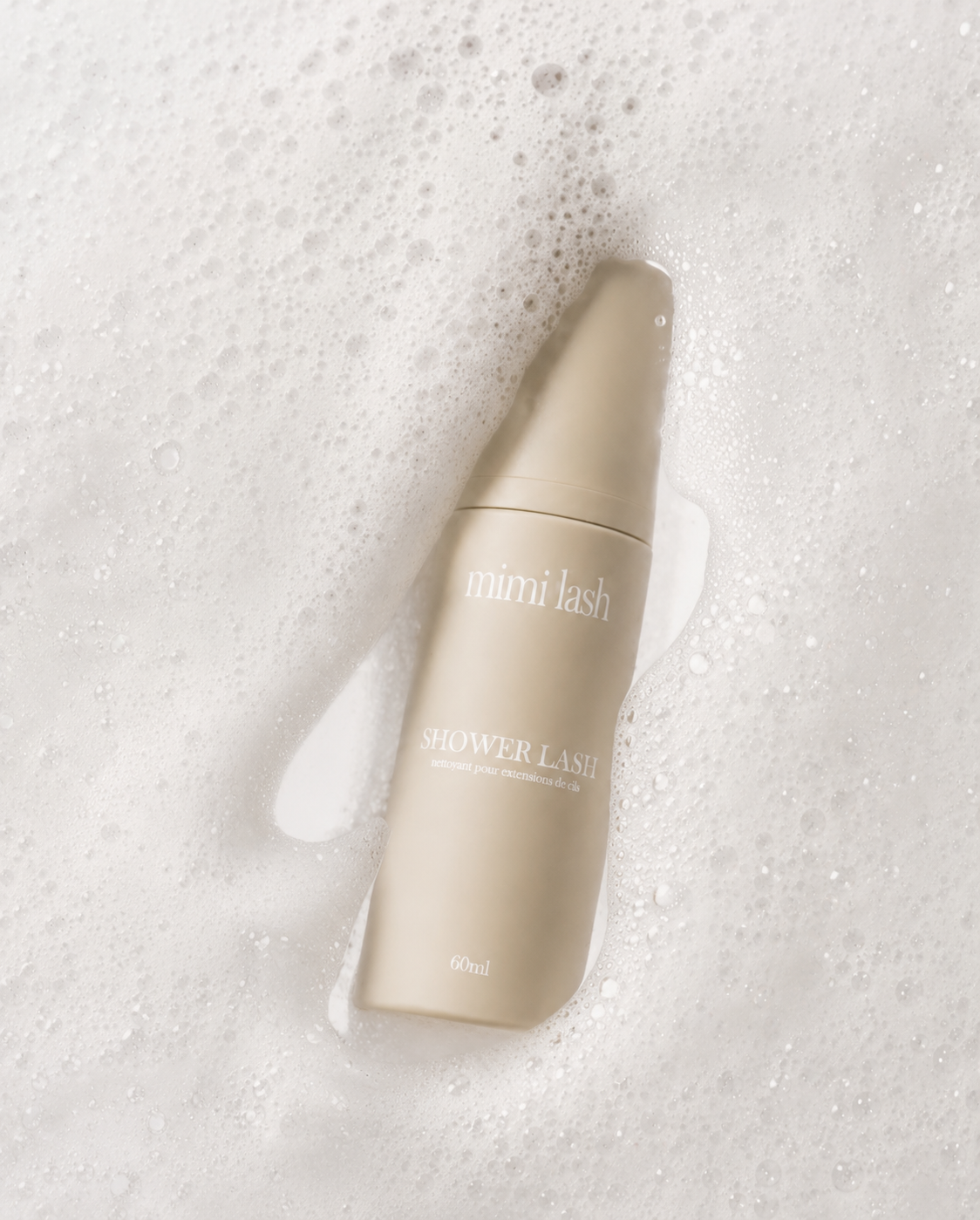 Shampoing pour nettoyer les extensions de cils 